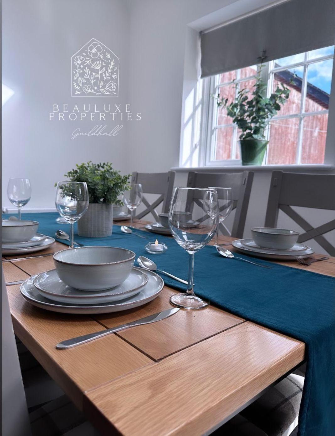 Holiday home Guildhall - Beauluxe Large - 3 Bedroom - 4 Beds - Sleeps Upto 6 People Church Gresley
