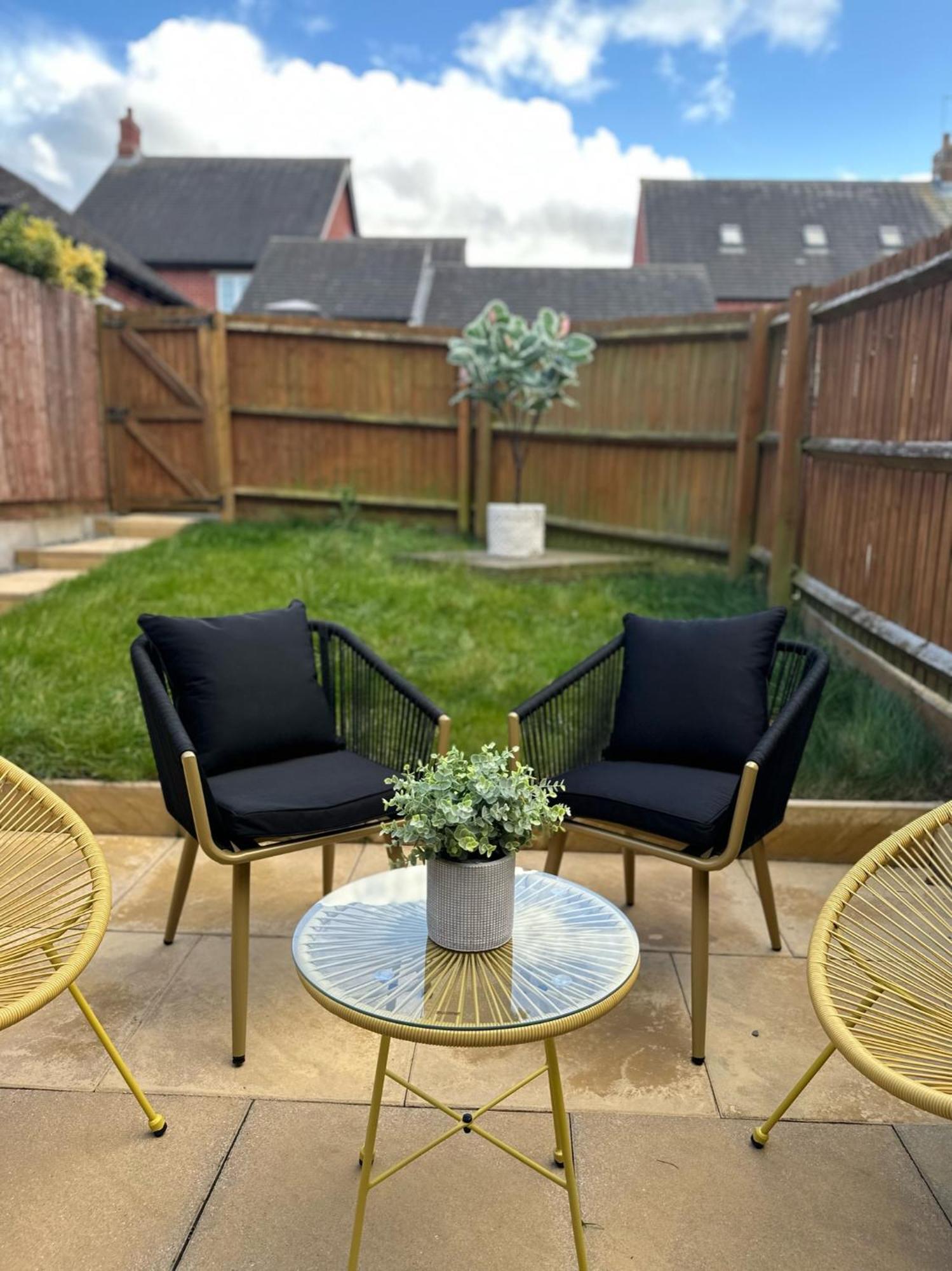 Guildhall - Beauluxe Large - 3 Bedroom - 4 Beds - Sleeps Upto 6 People Holiday home *