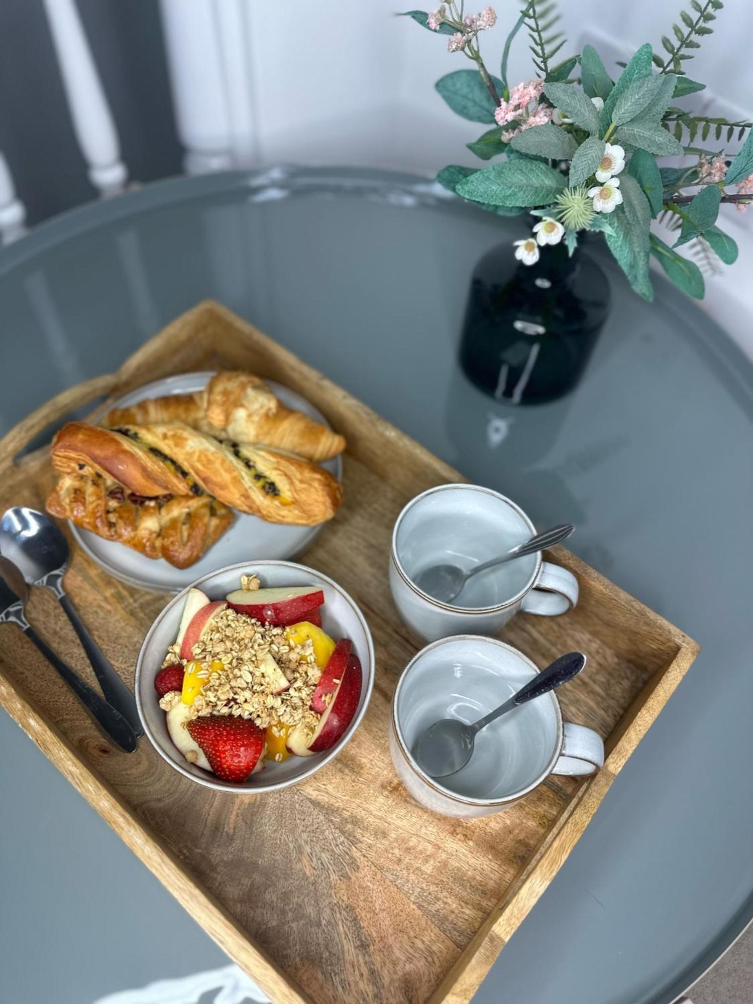 Guildhall - Beauluxe Large - 3 Bedroom - 4 Beds - Sleeps Upto 6 People *
